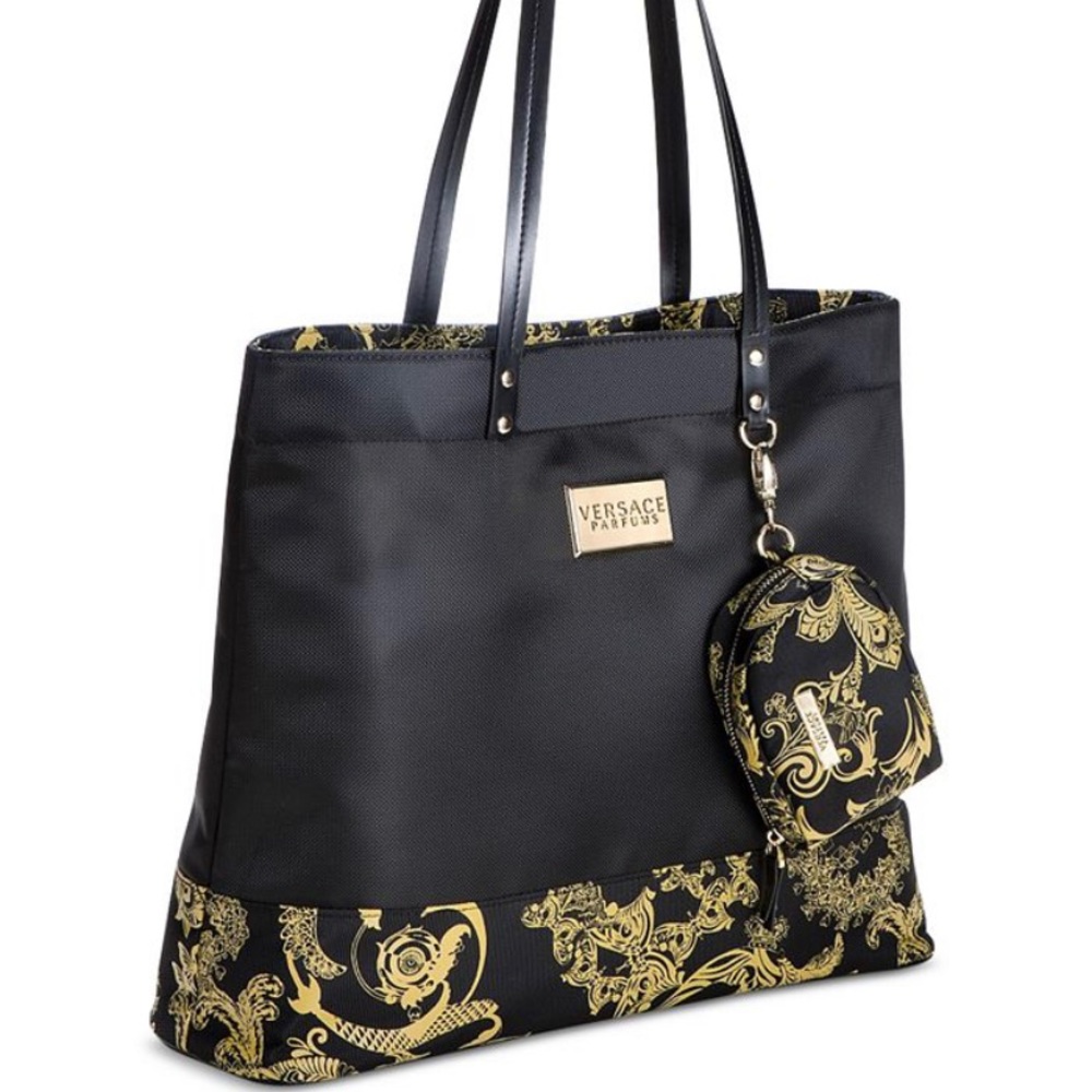 Disclaimer; This bag has wear and tare in the straps.